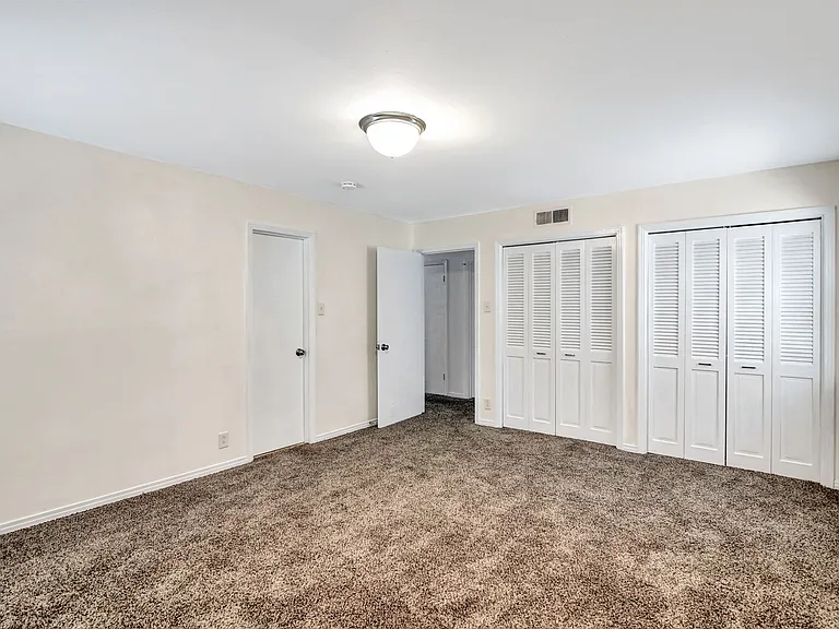1007 Newberry Dr — Photo 7