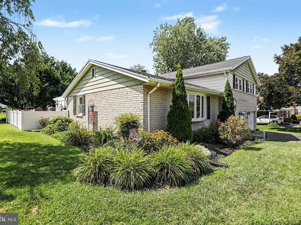 398 Folkstone Way, York, PA 17402