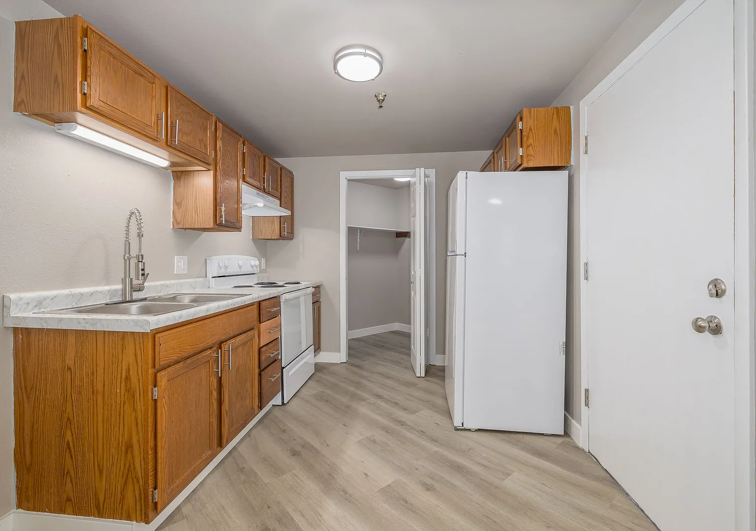 209 Forest St — Photo 3