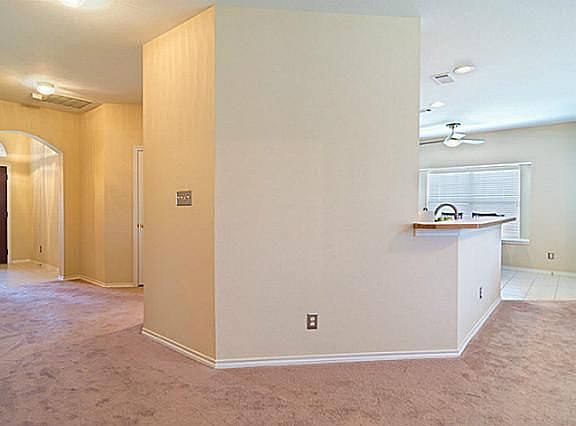 4th image of 1014 Pegasus Dr