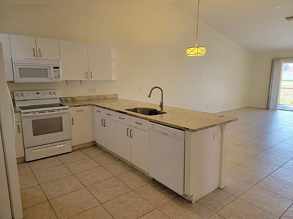 2nd image of 534 SE 8th St