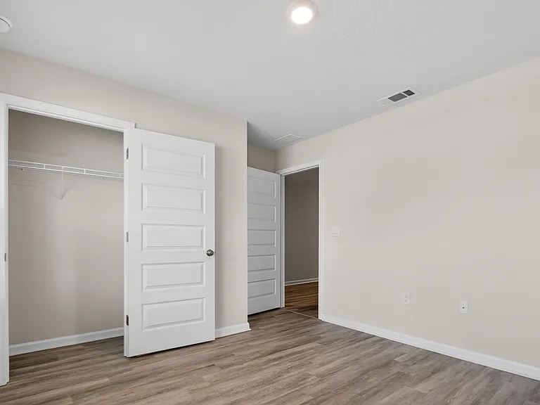 6817 Interlachen Ln — Photo 15