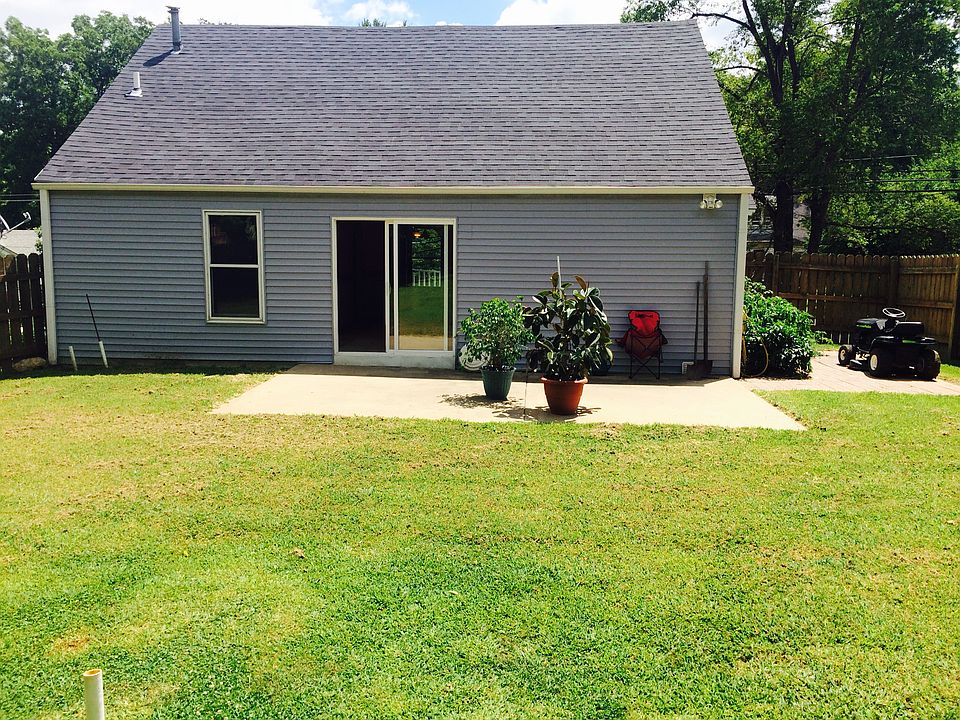 2nd image of 1007 N West End Blvd