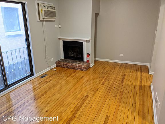 4th image of 1034 W Diversey Pkwy #B