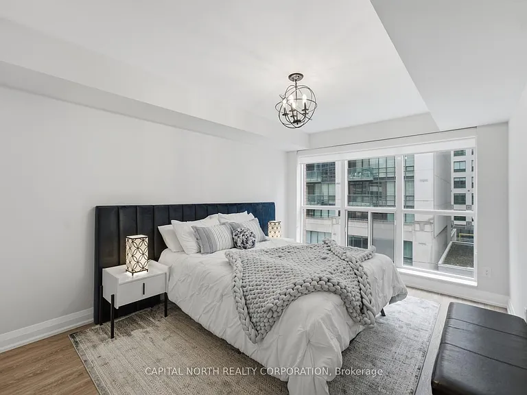 270 Wellington St W #412 — Photo 26