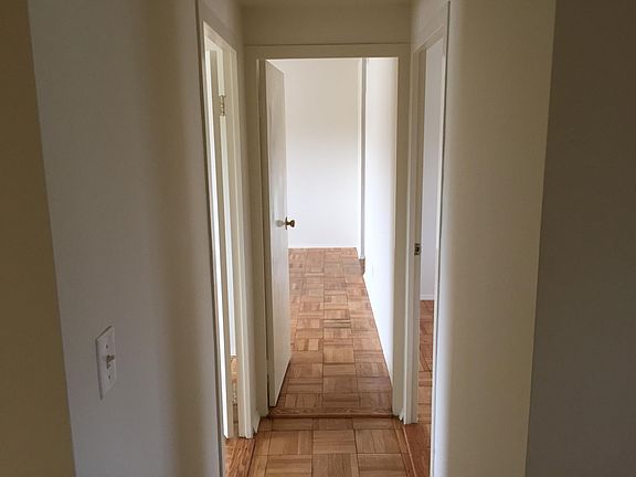 3rd image of 562 Arballo Dr
