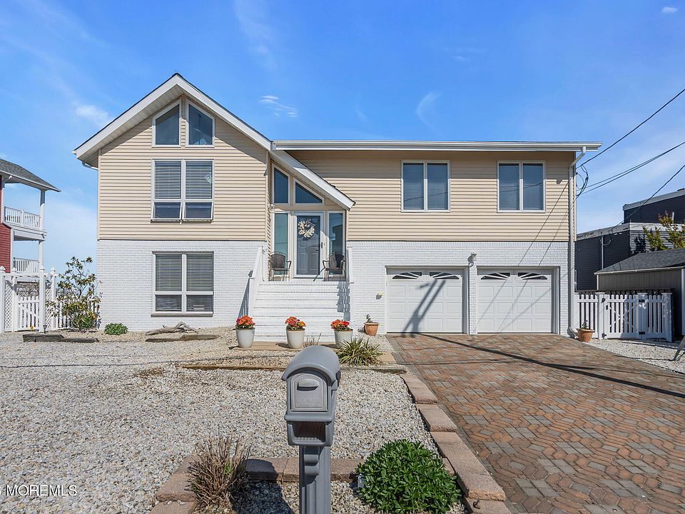 1st image of 259 Cypress Drive