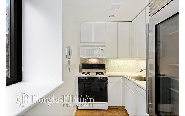 Rented by Douglas Elliman | media 31