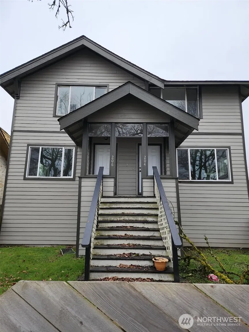 204 W 1st Street photo 1