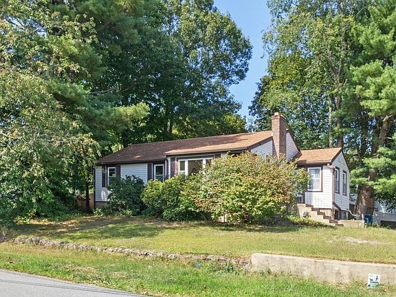 3rd image of 2 Clark Cir