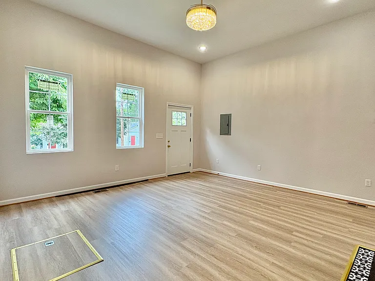 1226 Hull St — Photo 6