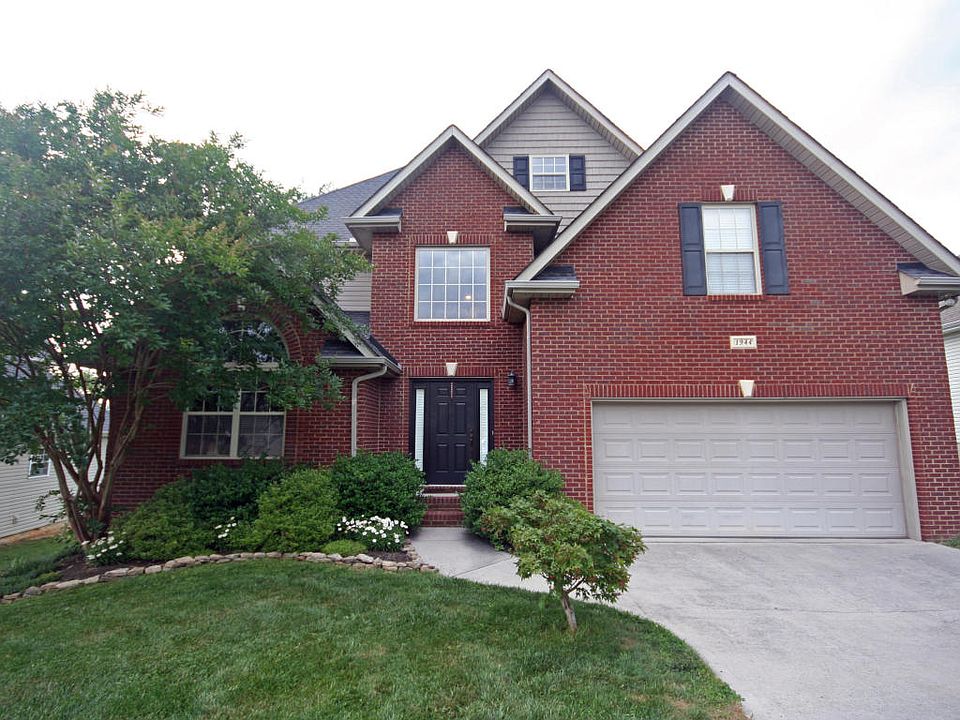 1st image of 1944 Fall Haven Ln