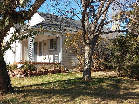 3rd image of 271 Greenway Cir W