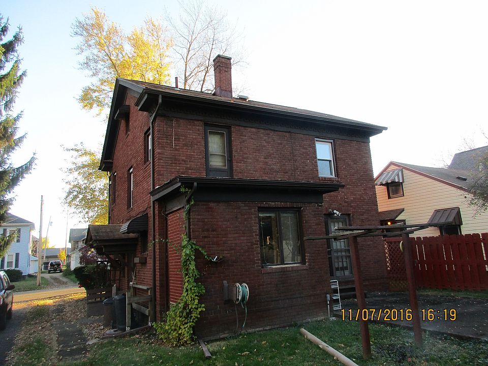 2nd image of 912 N Ave NE