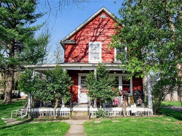 15 Mount View Pl, Lancaster, NY 14086