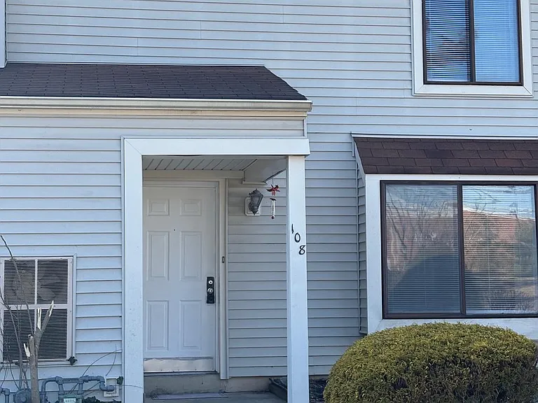 108 Aspen Ct — Photo 2