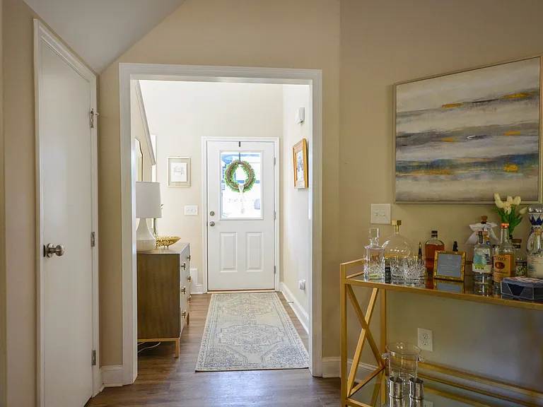 520 Everett Glades — Photo 3