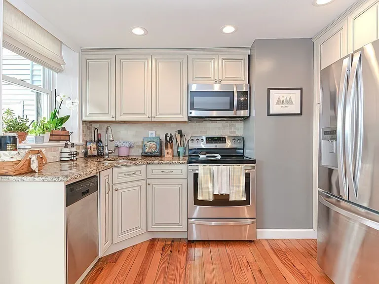 205 Webster St #1 — Photo 3