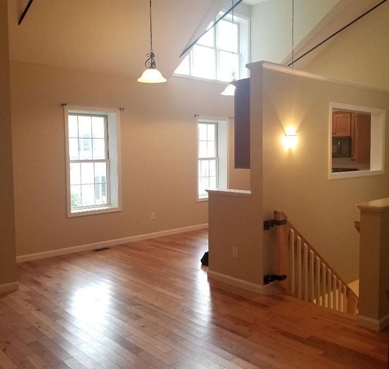 1st image of 9 Dale St #3