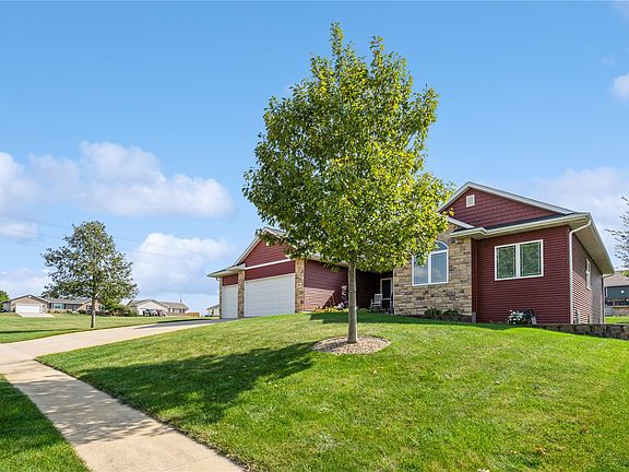 3rd image of 490 Erusha Dr NE