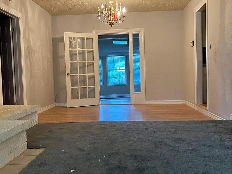 411 E Alabama St — Photo 13