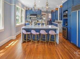 624 E Victory Dr, Savannah, GA 31405