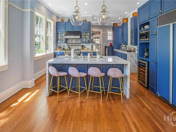 624 E Victory Dr, Savannah, GA 31405