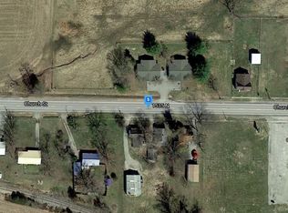 40 W Church St, Raleigh, IL 62977