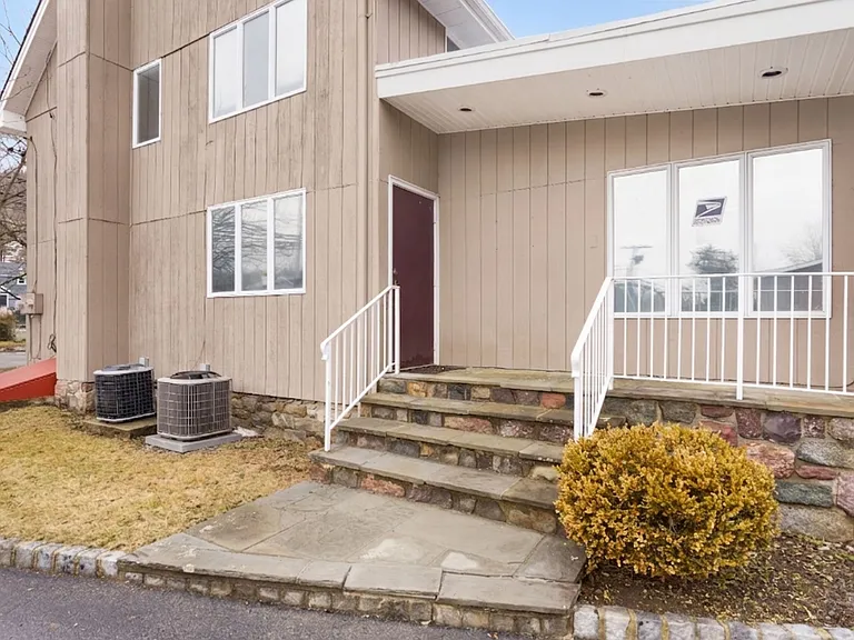 328 Green Pond Rd — Photo 3