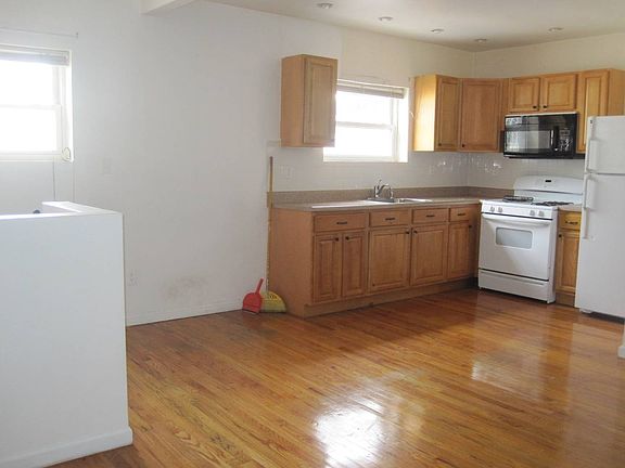2nd image of 9109 Eldert Ln