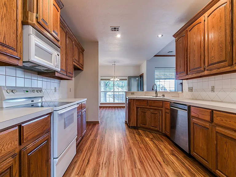 2913 Daybreak Dr — Photo 84