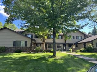 7545 Villa Ct, Eden Prairie, MN 55346