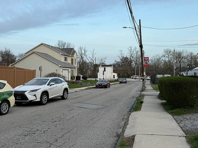35 Harding Ave — Photo 4