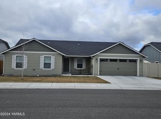 514 Stuart St, Moxee, WA 98936