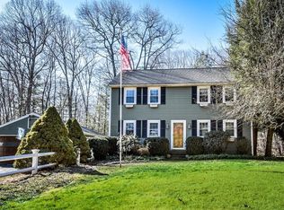 49 Fisher St, Uxbridge, MA 01569
