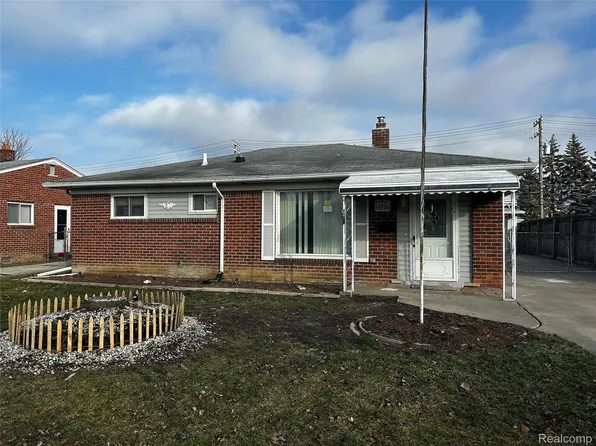 21726 Eastwood Ct, Warren, MI 48089