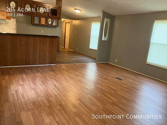3rd image of 204 Acorn Ln