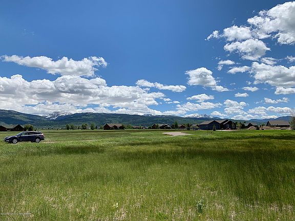 3rd image of 1258 River Meadows Dr