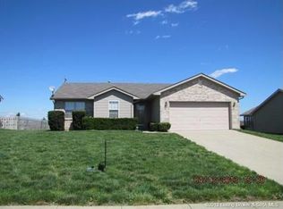 1017 Stonelilly Dr, Jeffersonville, IN 47130