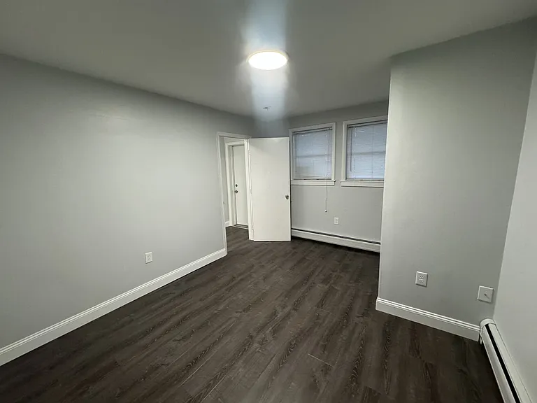 727 Main - 733 Rear — Photo 13