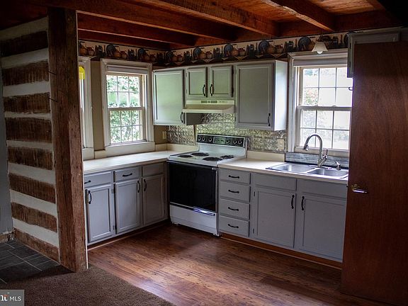 4th image of 204 Herrville Rd