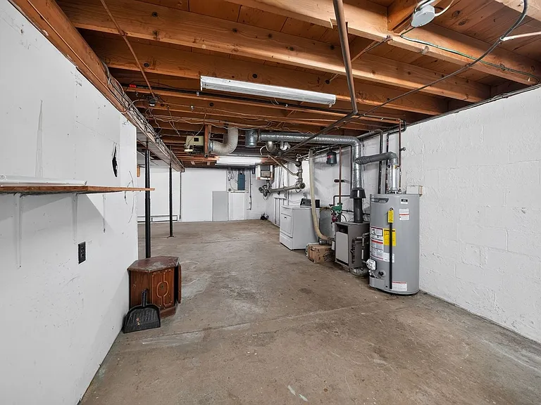 11 Spencer Ave — Photo 34