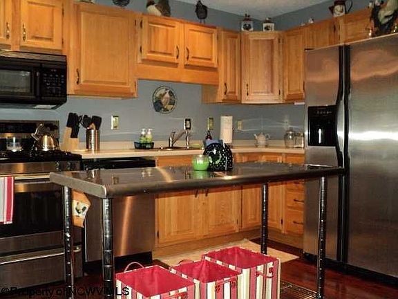 2nd image of 804 Lakeview Est