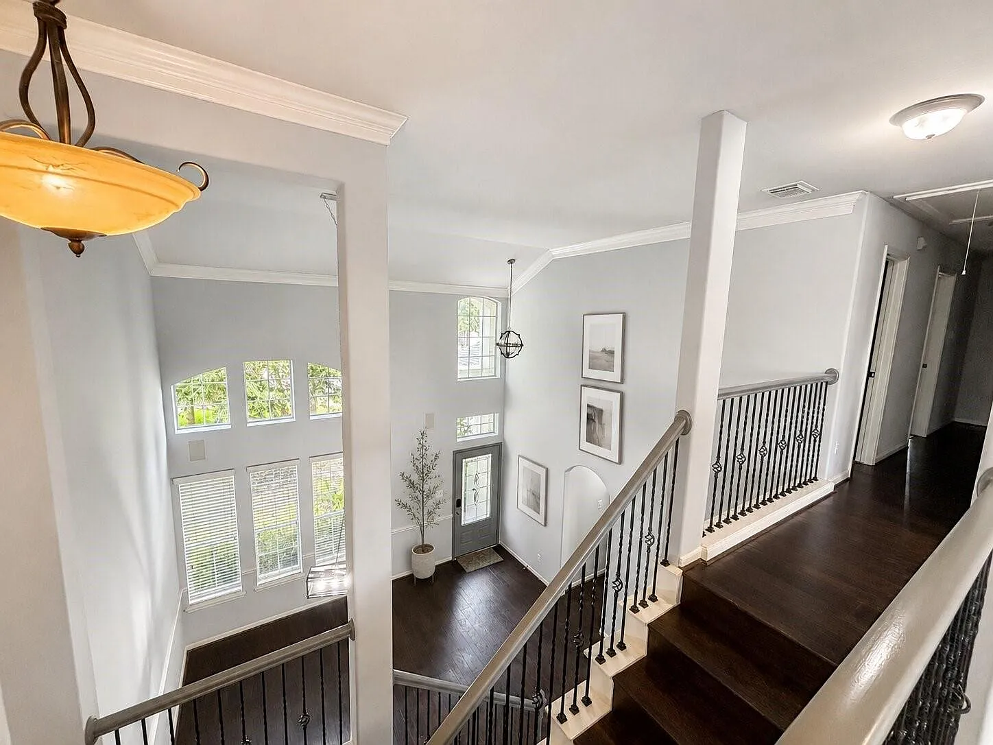 4 bed, 2.5 bath, 2674 sqft, $2,500 — Photo 4