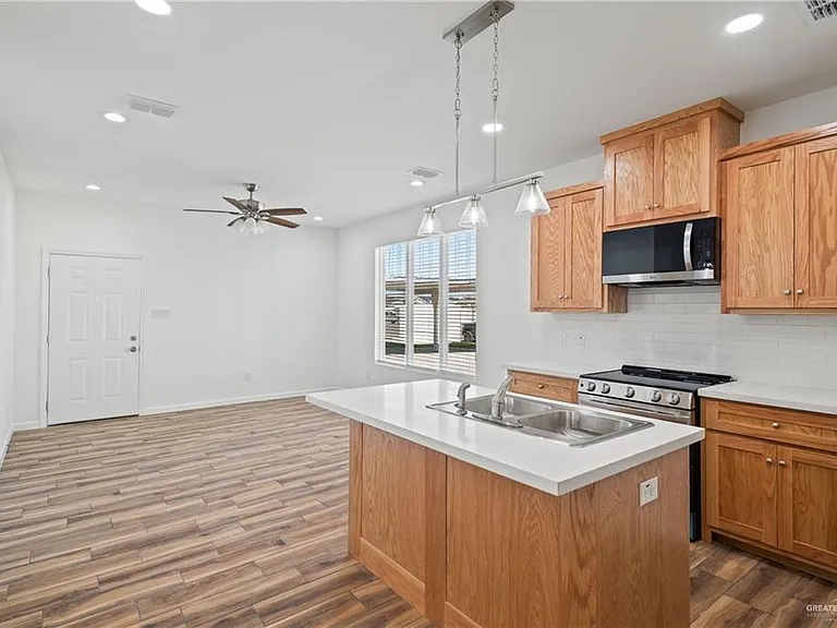 2104 E San Andrea St #4 — Photo 15
