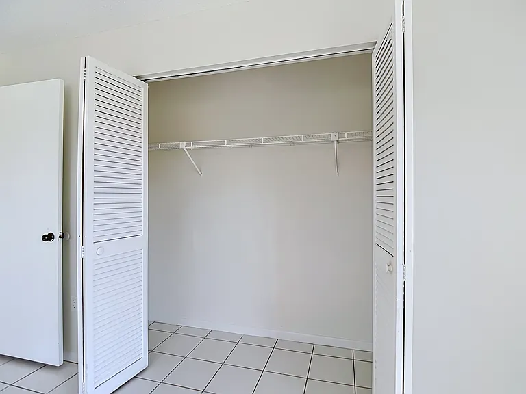 3255 Amherst Ave — Photo 34