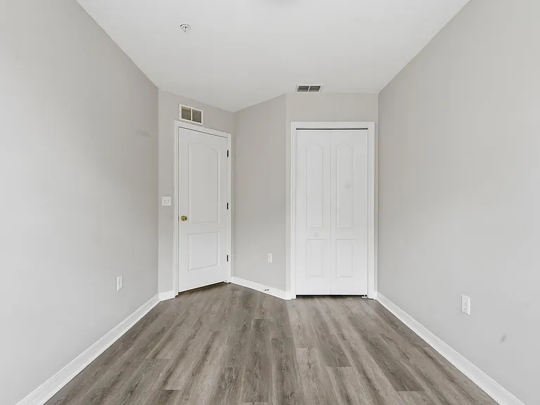 963 E Main St — Photo 30