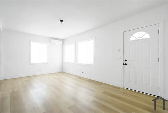 4555 Acacia Ave — Photo 4