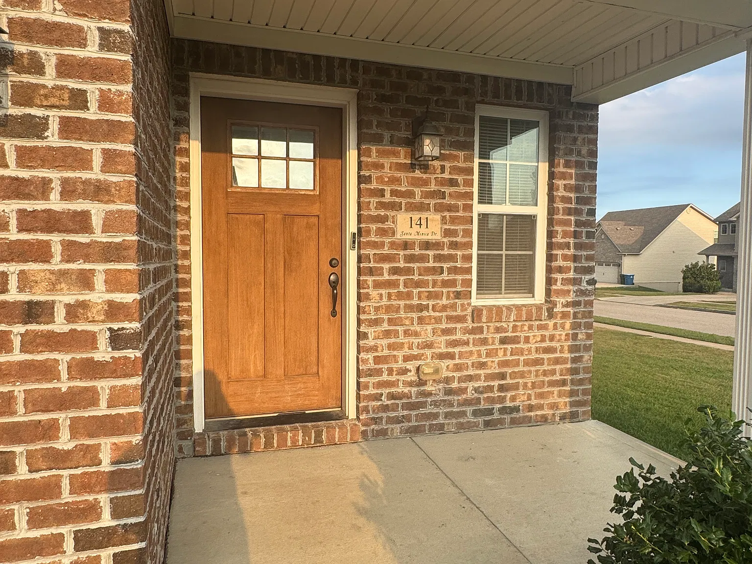 3 bed, 2.5 bath, 1715 sqft, $2,150 — Photo 3