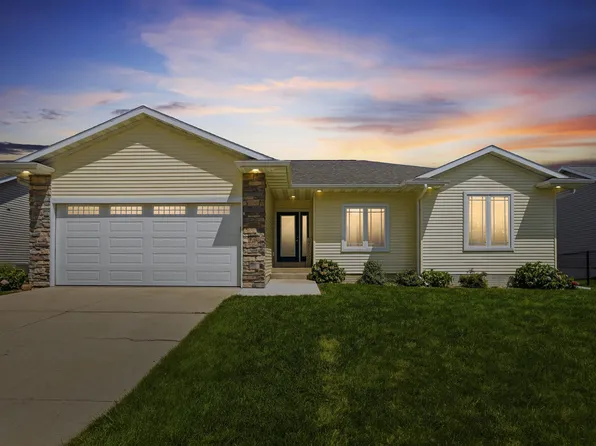 4316 Wedgewood Dr, Cedar Falls, IA 50613